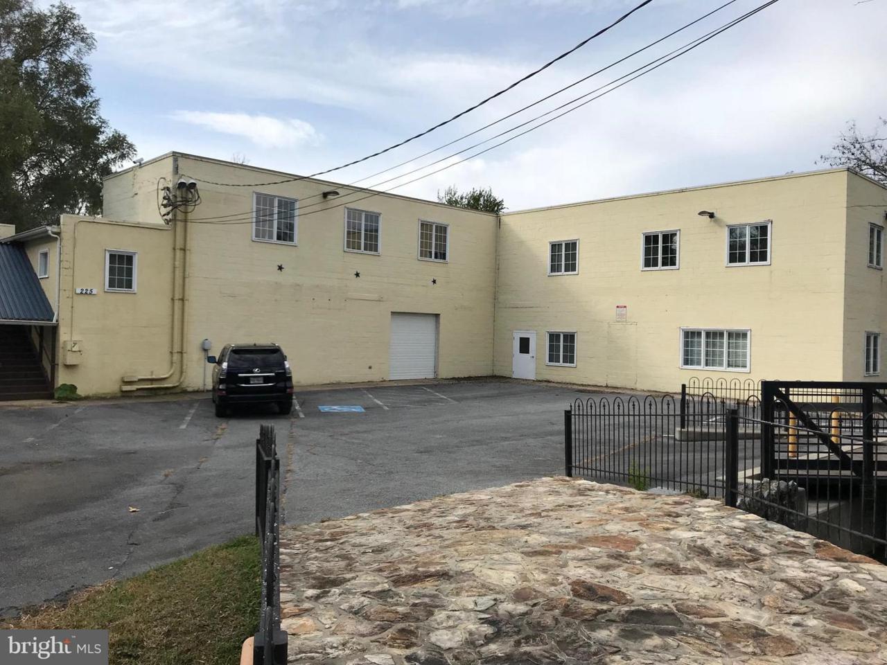 225 Pall Mall Street - Photo 1