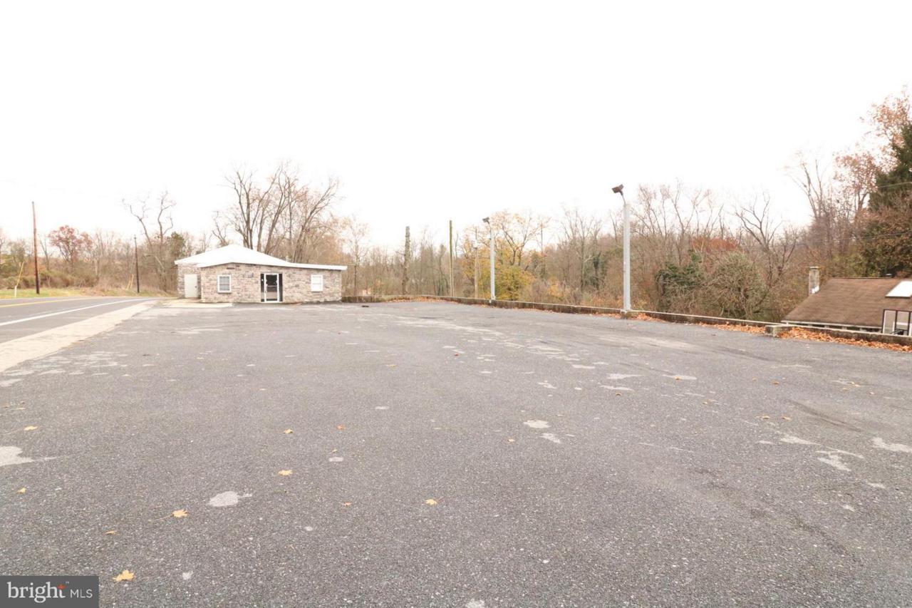 15015 Wayne Highway - Photo 1