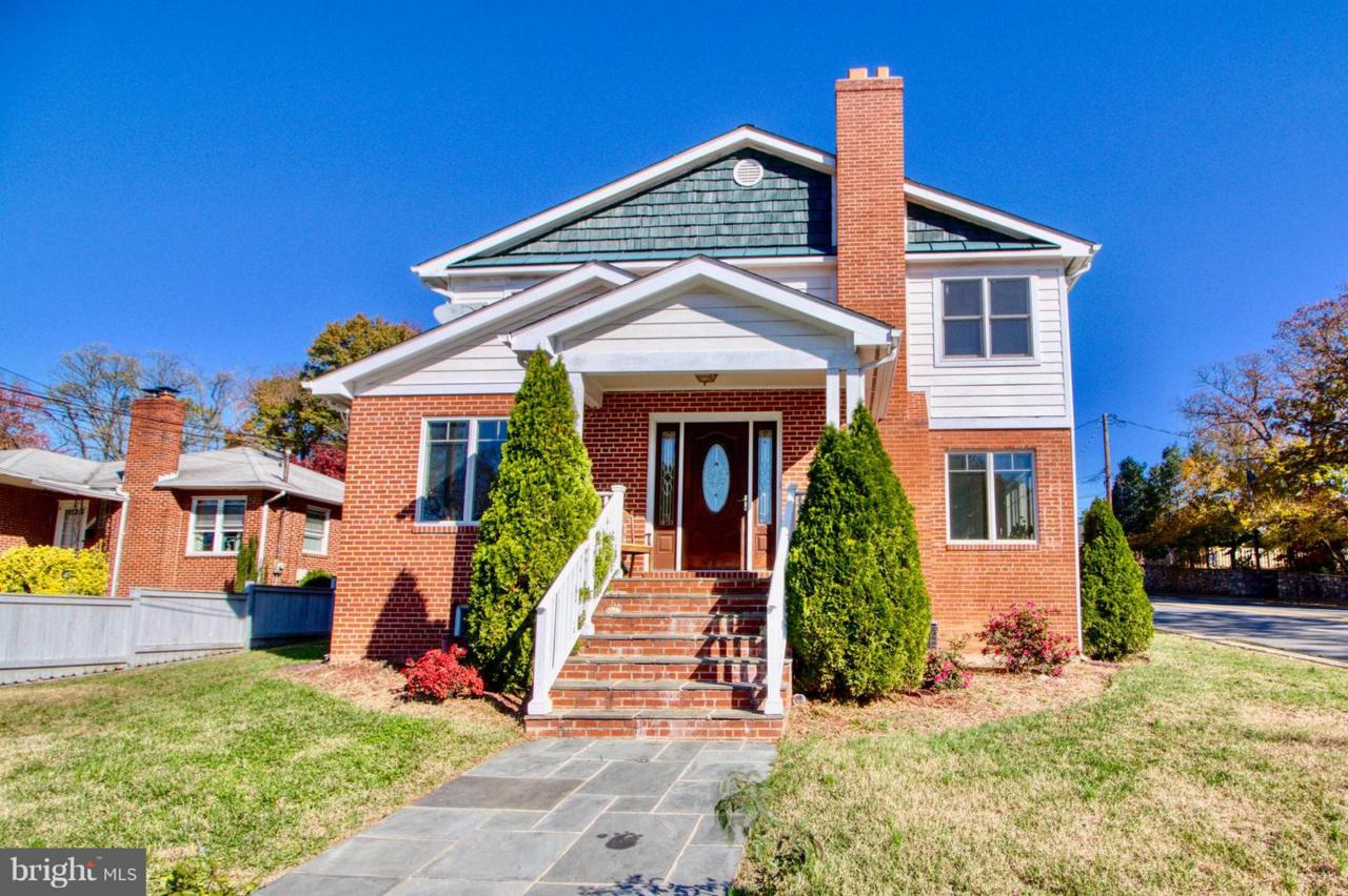 2401 John Marshall Drive - Photo 1