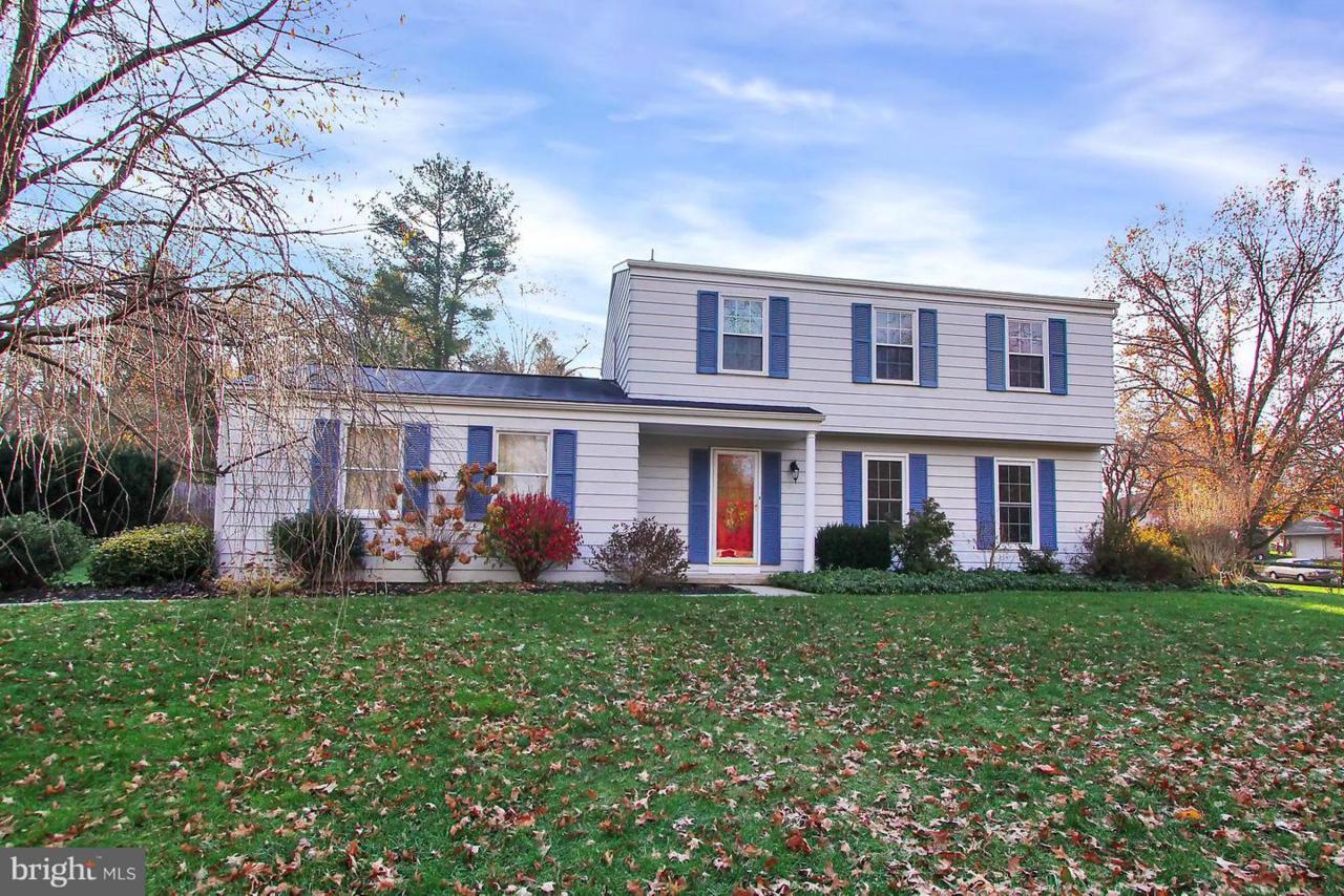 933 Edinburgh Drive - Photo 1