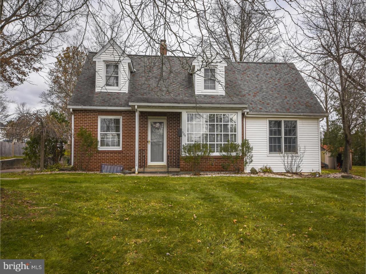 525 Lawn Avenue - Photo 1