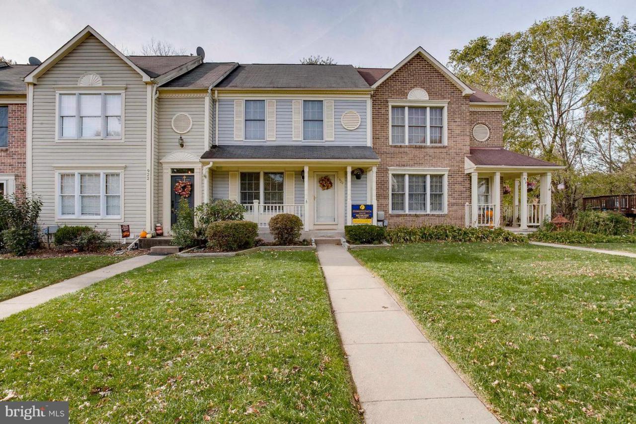 920 Grosvenor Drive - Photo 1