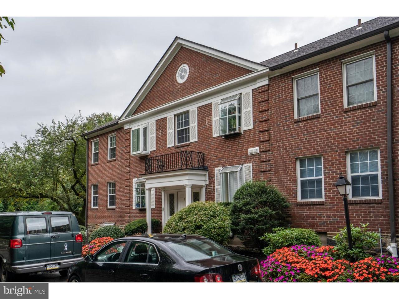 922 Montgomery Avenue - Photo 1