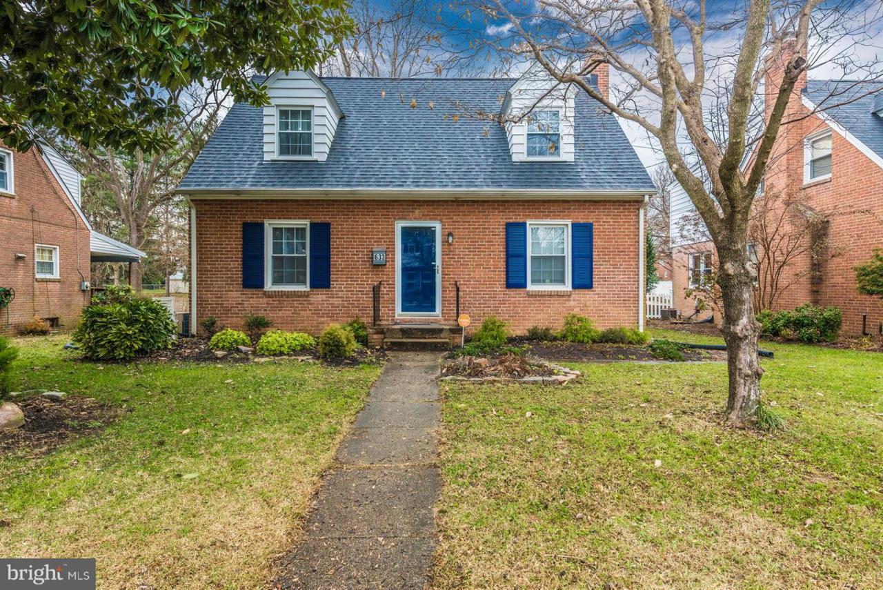 633 Grant Place - Photo 1