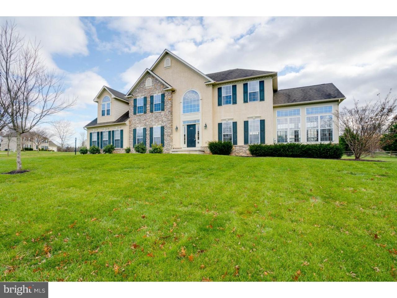 143 Hemlock Drive - Photo 1