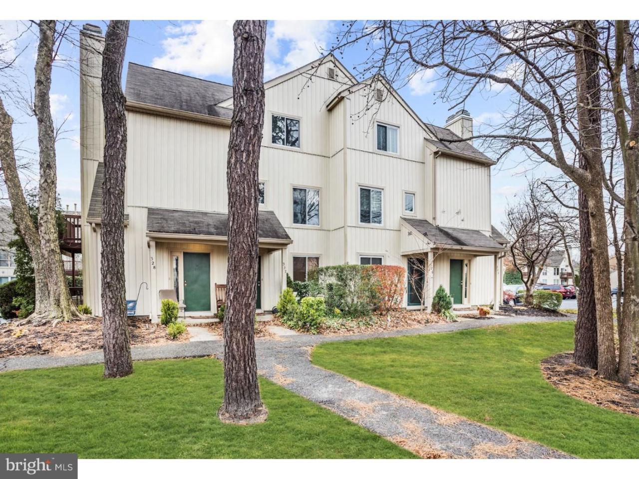 325 Woodlake Drive - Photo 1