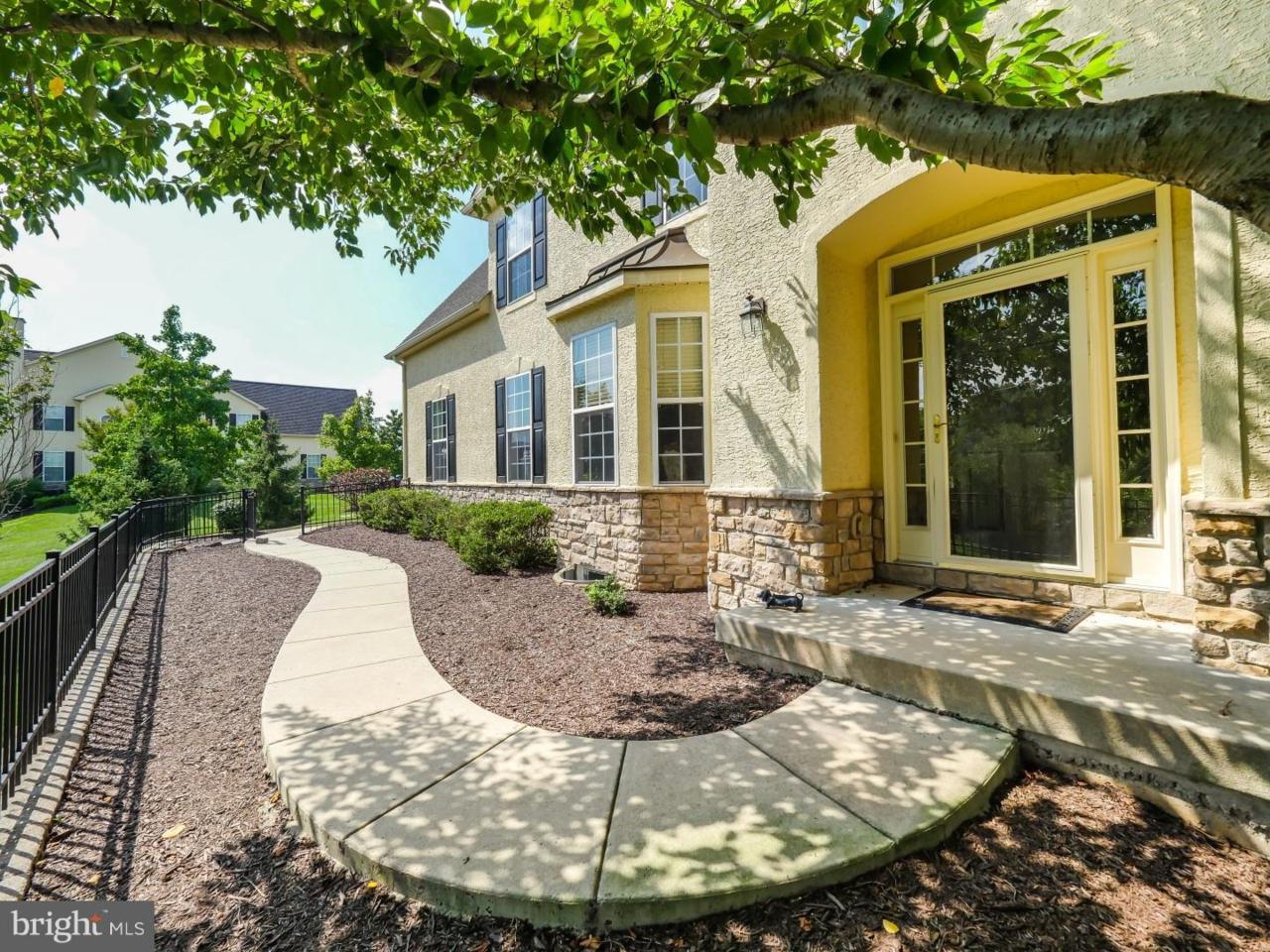 556 Deer Lake Circle - Photo 1