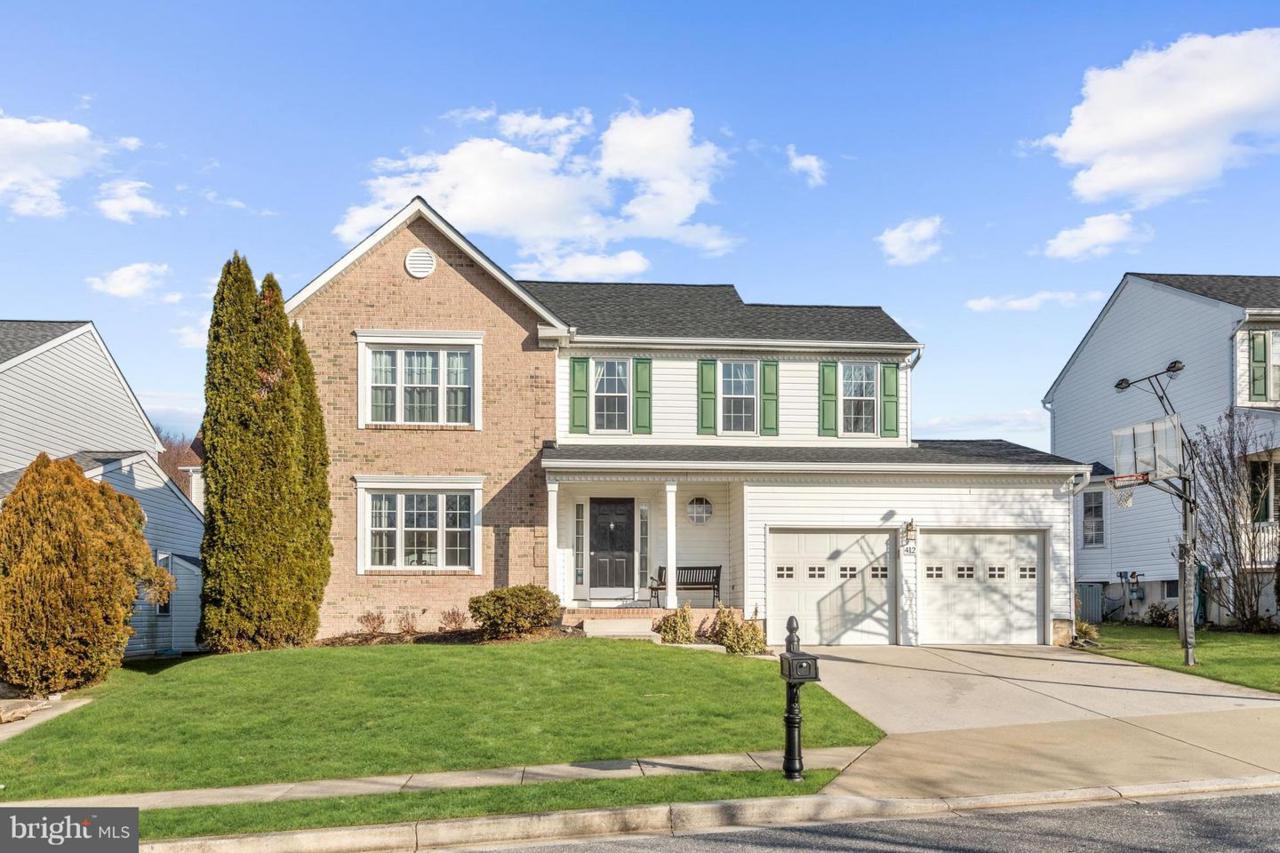 412 Hawkins Street - Photo 1