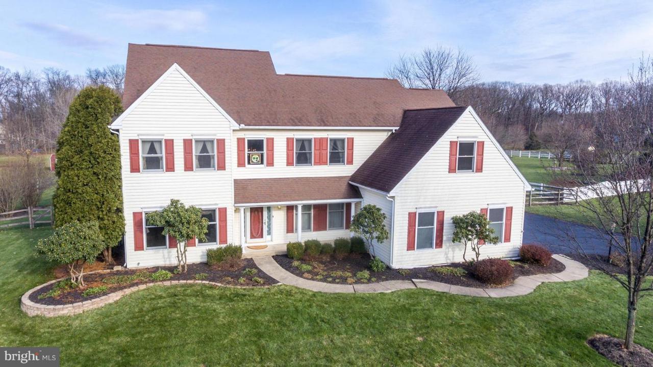 235 Briarwood Drive - Photo 1