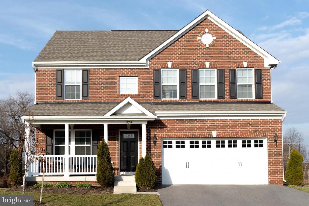 324 Daphne Court - Photo 1