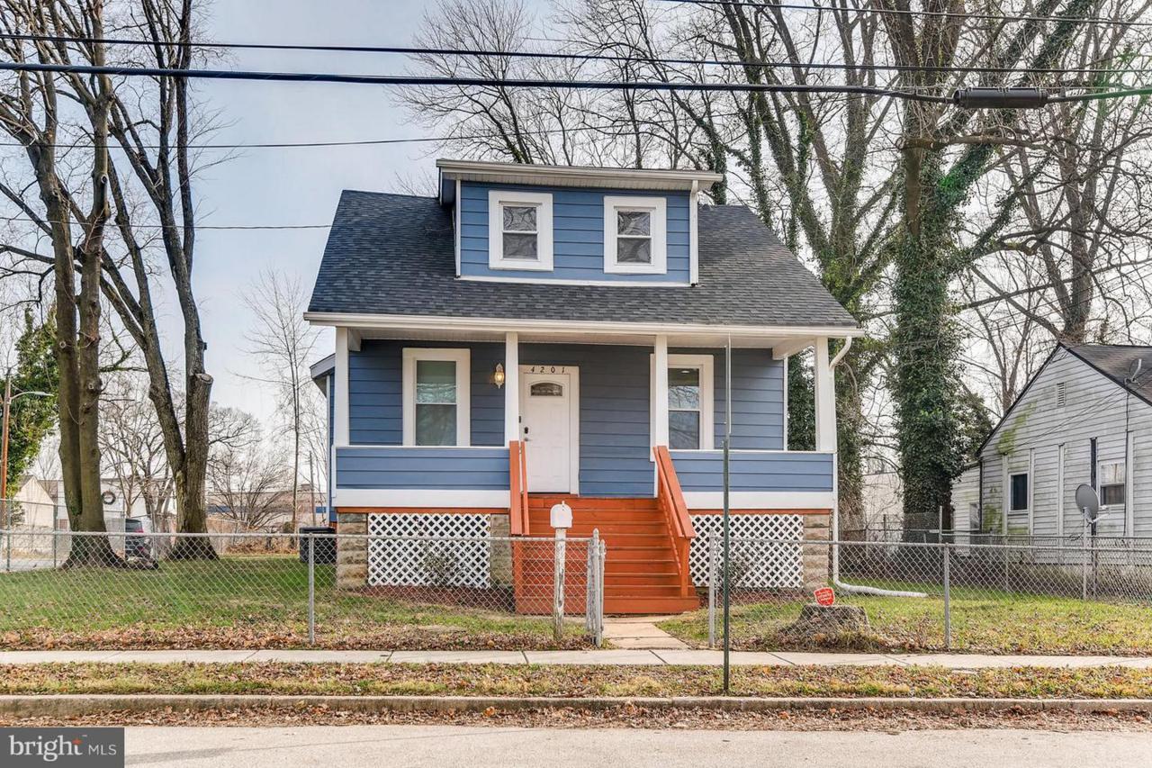 4201 Kenshaw Avenue - Photo 1