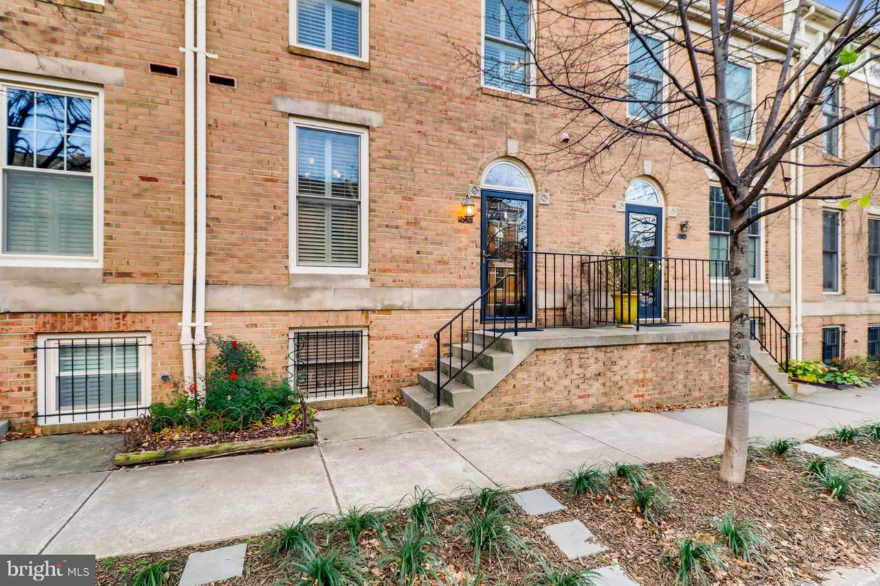 2905 Elliott Street - Photo 1