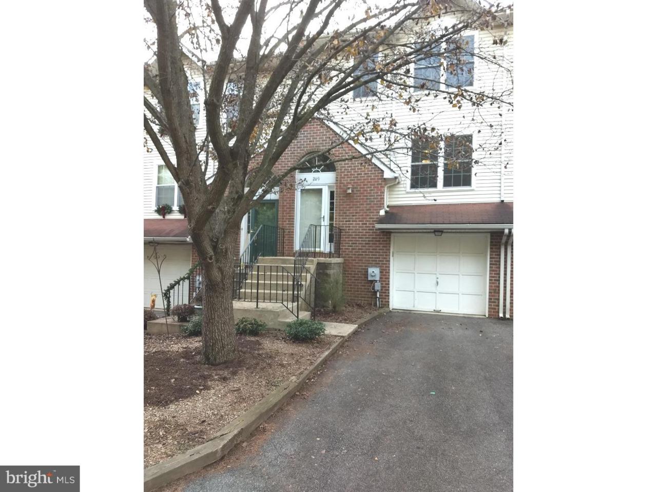 209 Benham Court - Photo 1