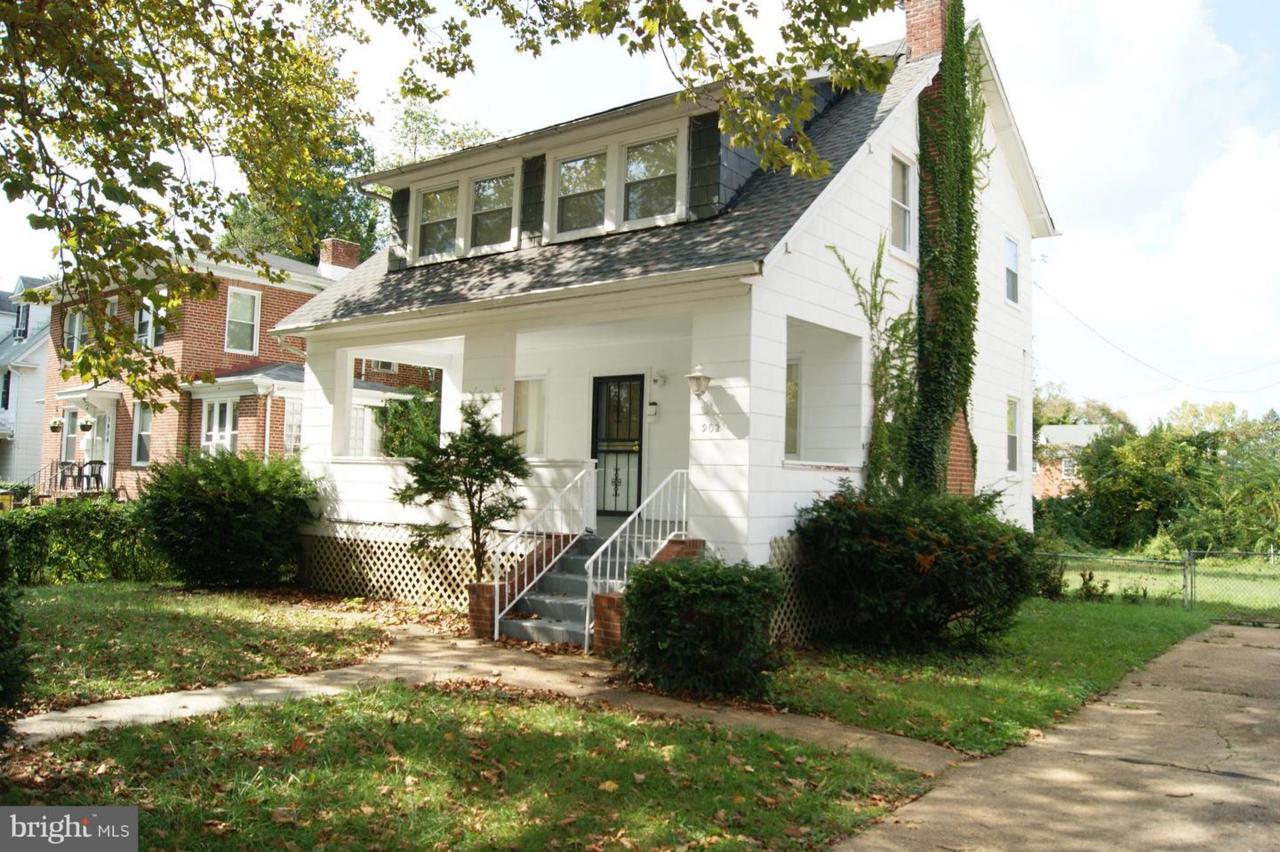 3902 Strathmore Avenue - Photo 1