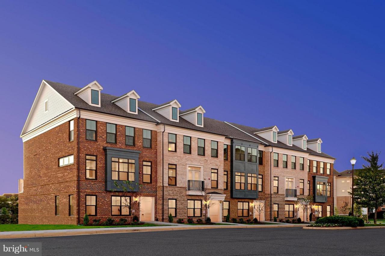 22570 Windsor Locks Square - Photo 1