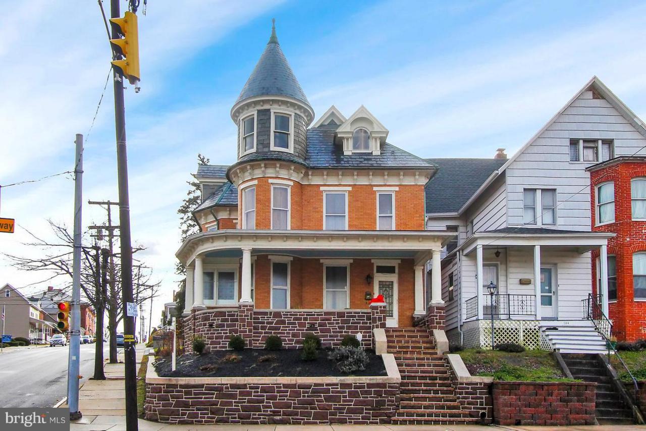 202 Broadway - Photo 1