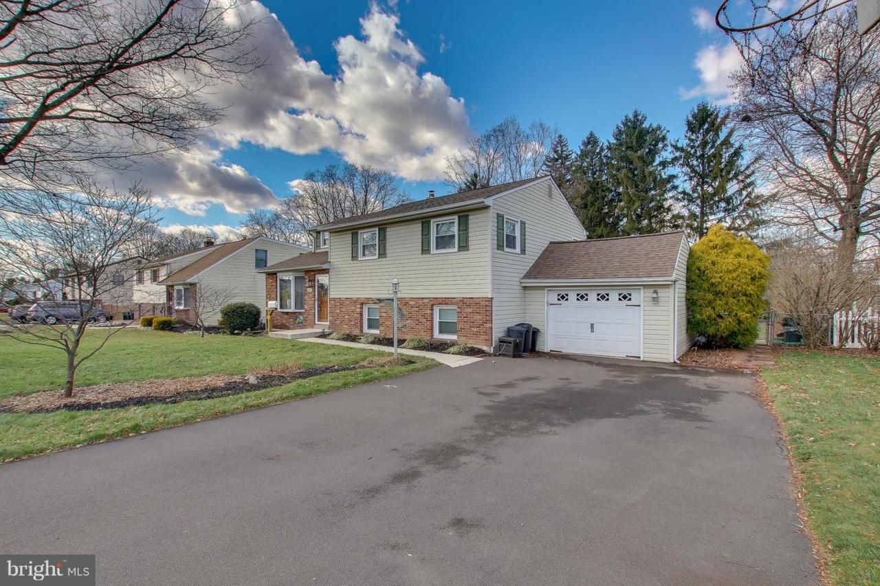 266 Florence Avenue - Photo 1