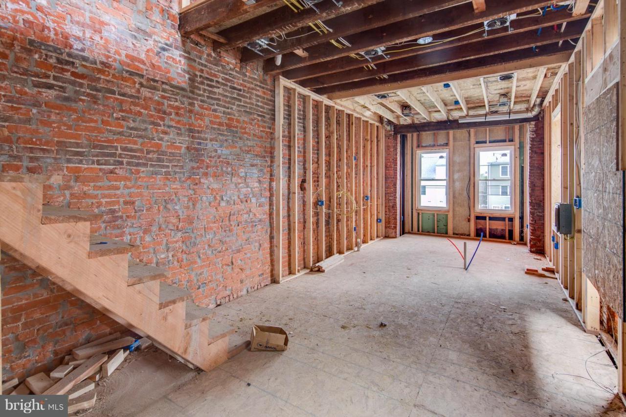 721 40TH Street - Photo 1