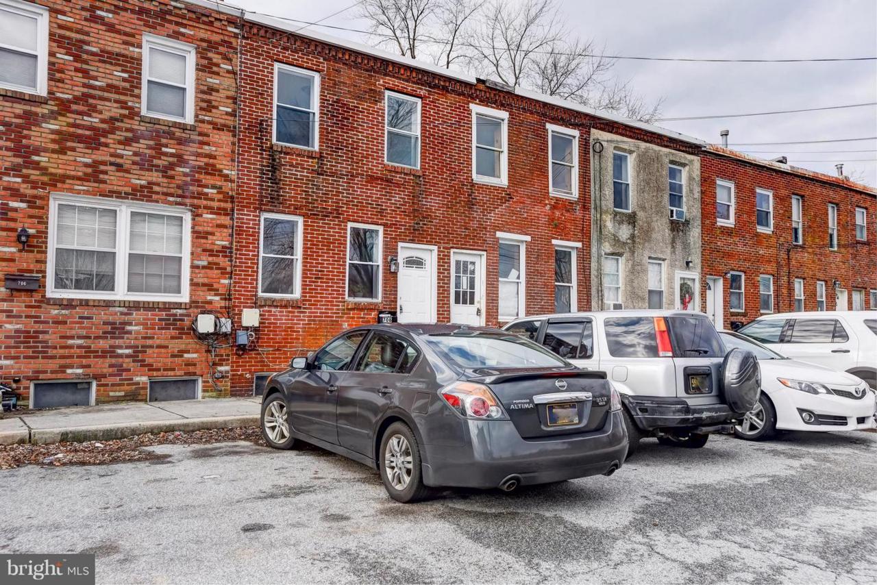 708 Clark Street - Photo 1