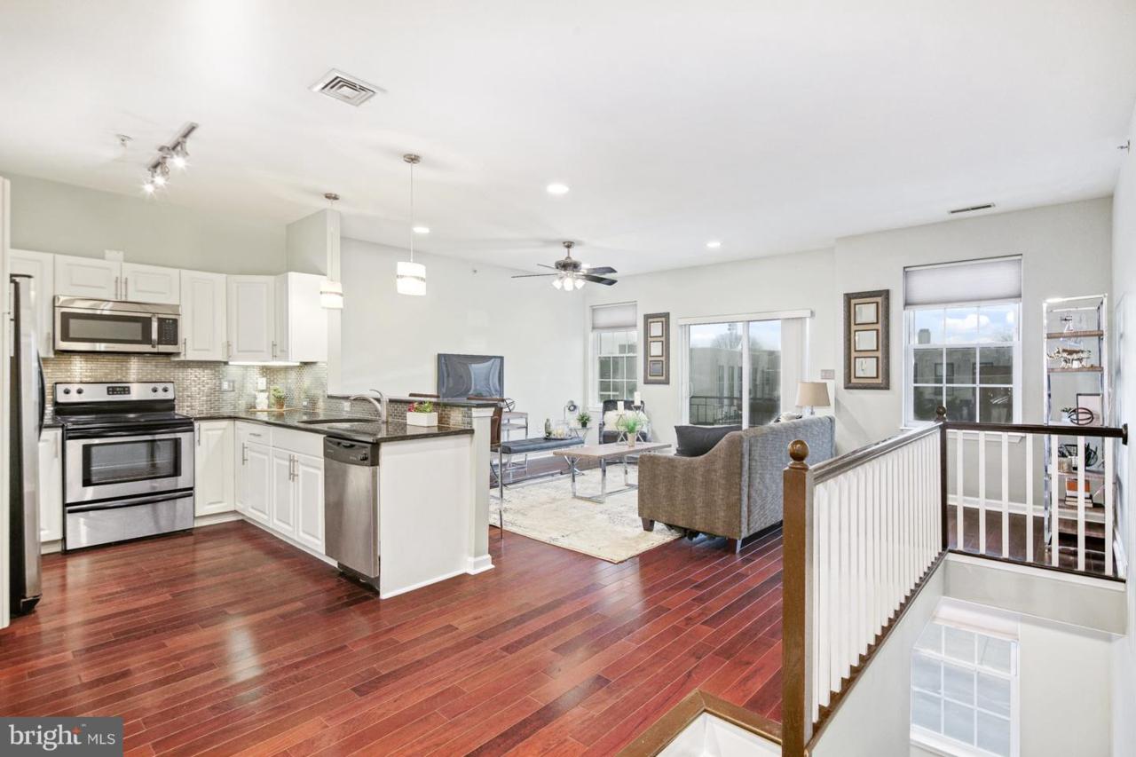 707 Brown Street - Photo 1