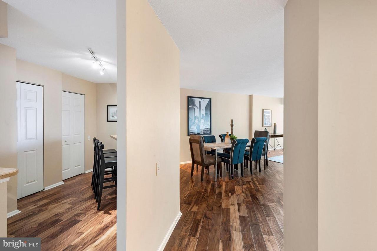1420 Locust Street - Photo 1