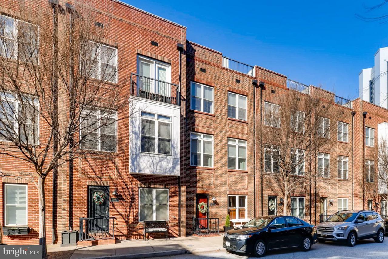 1408 Benjamin Street - Photo 1