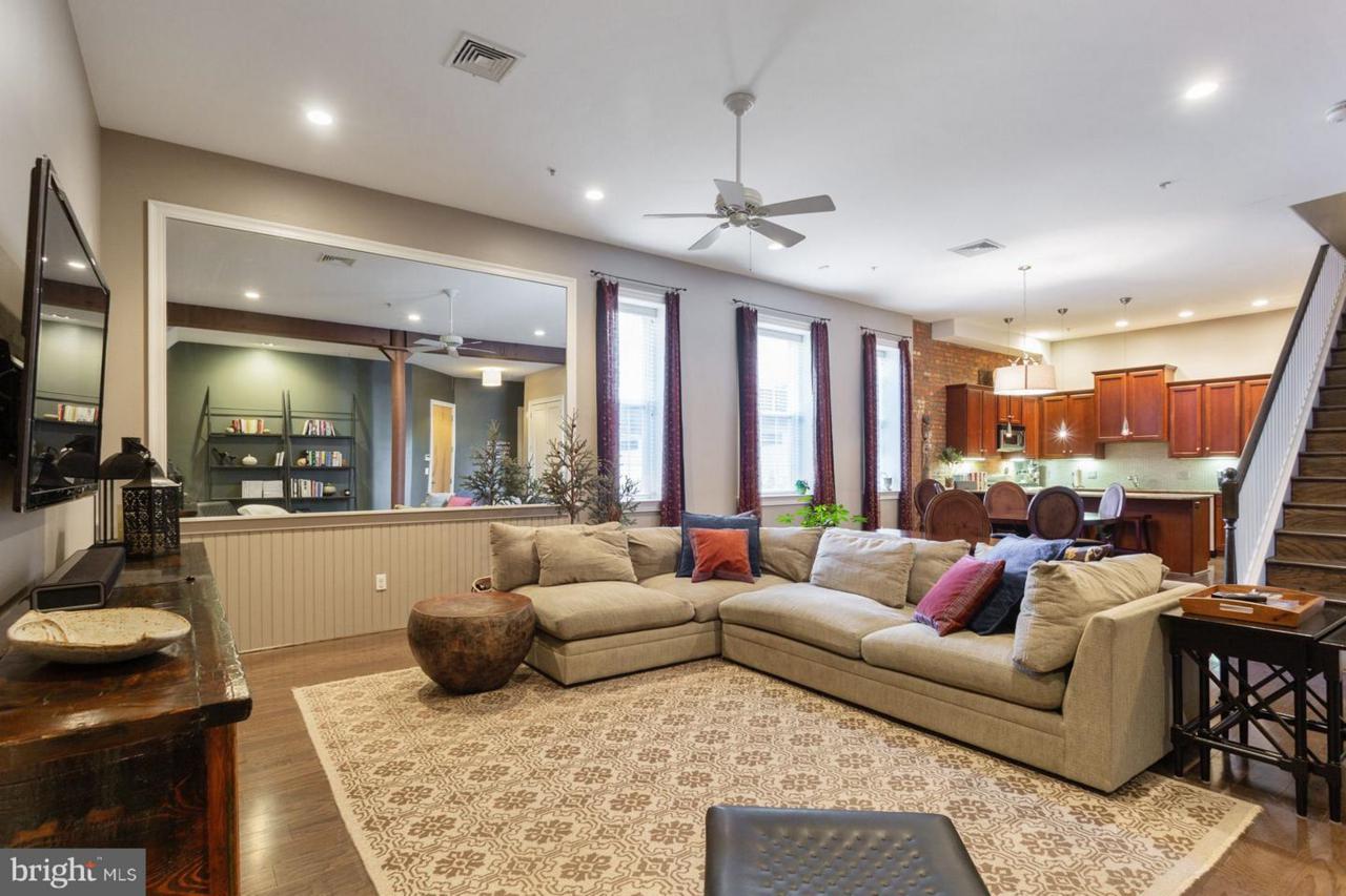 716 11TH Street - Photo 1