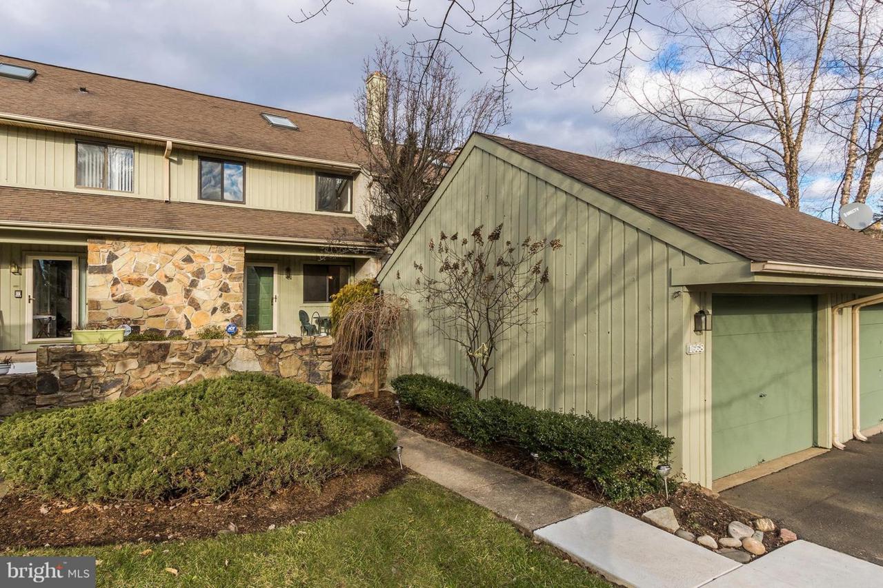 1668 Hunters Court - Photo 1