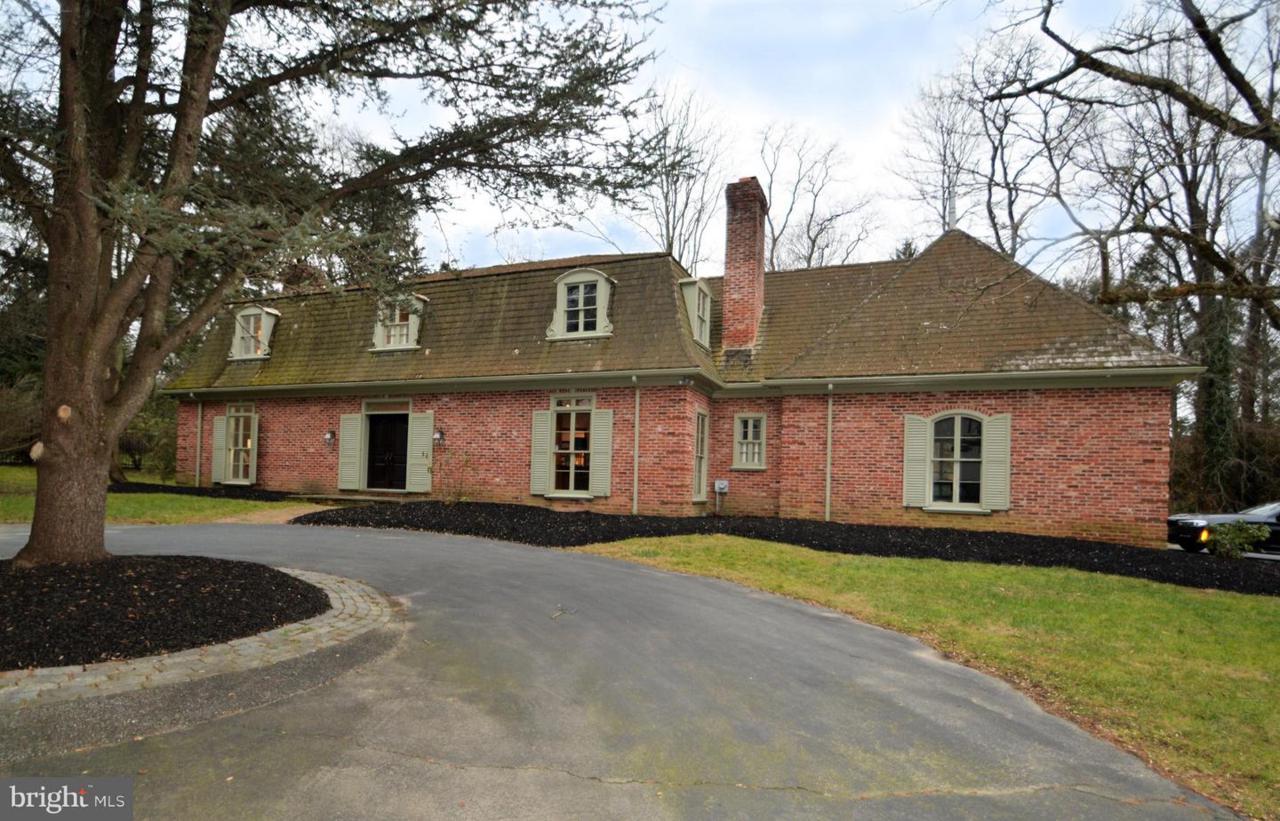 514 Fishers Road - Photo 1