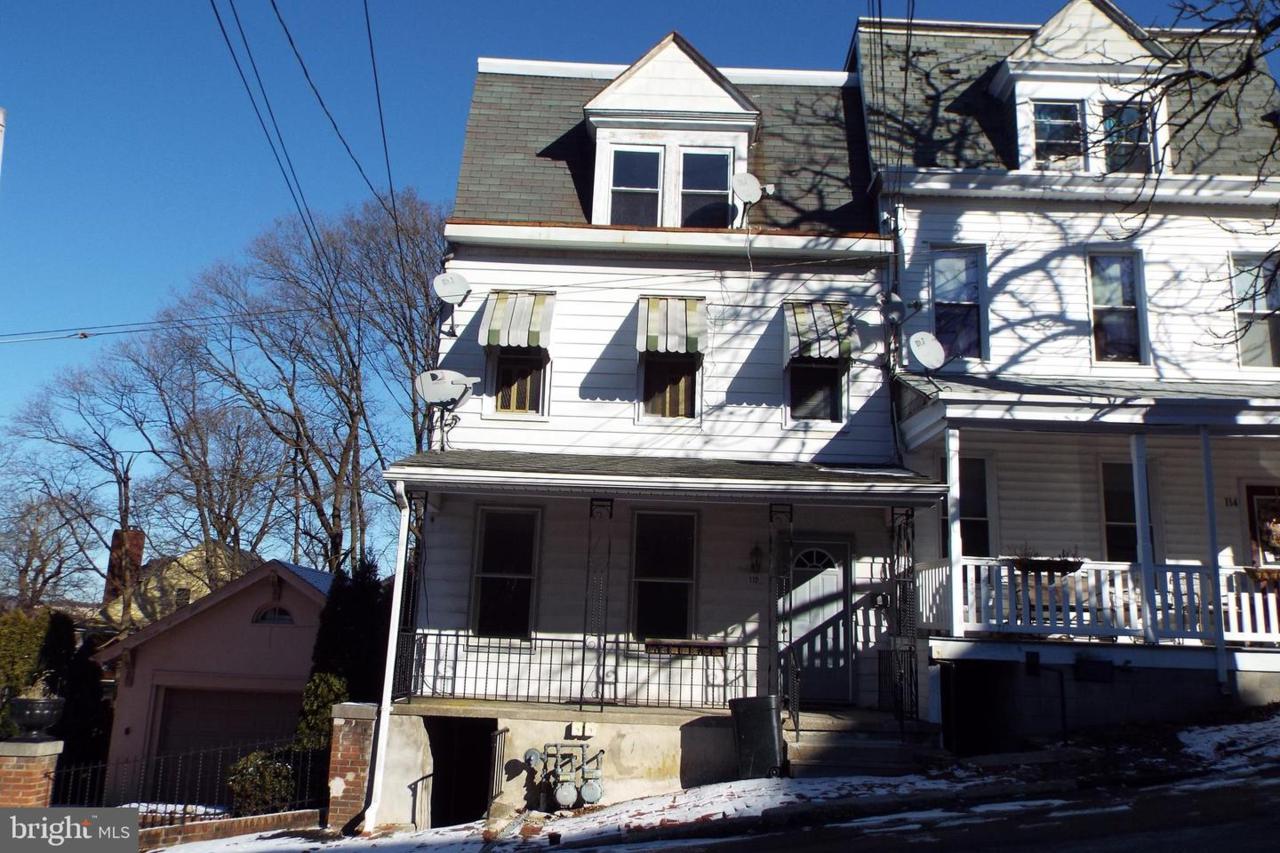 112 12TH Street - Photo 1