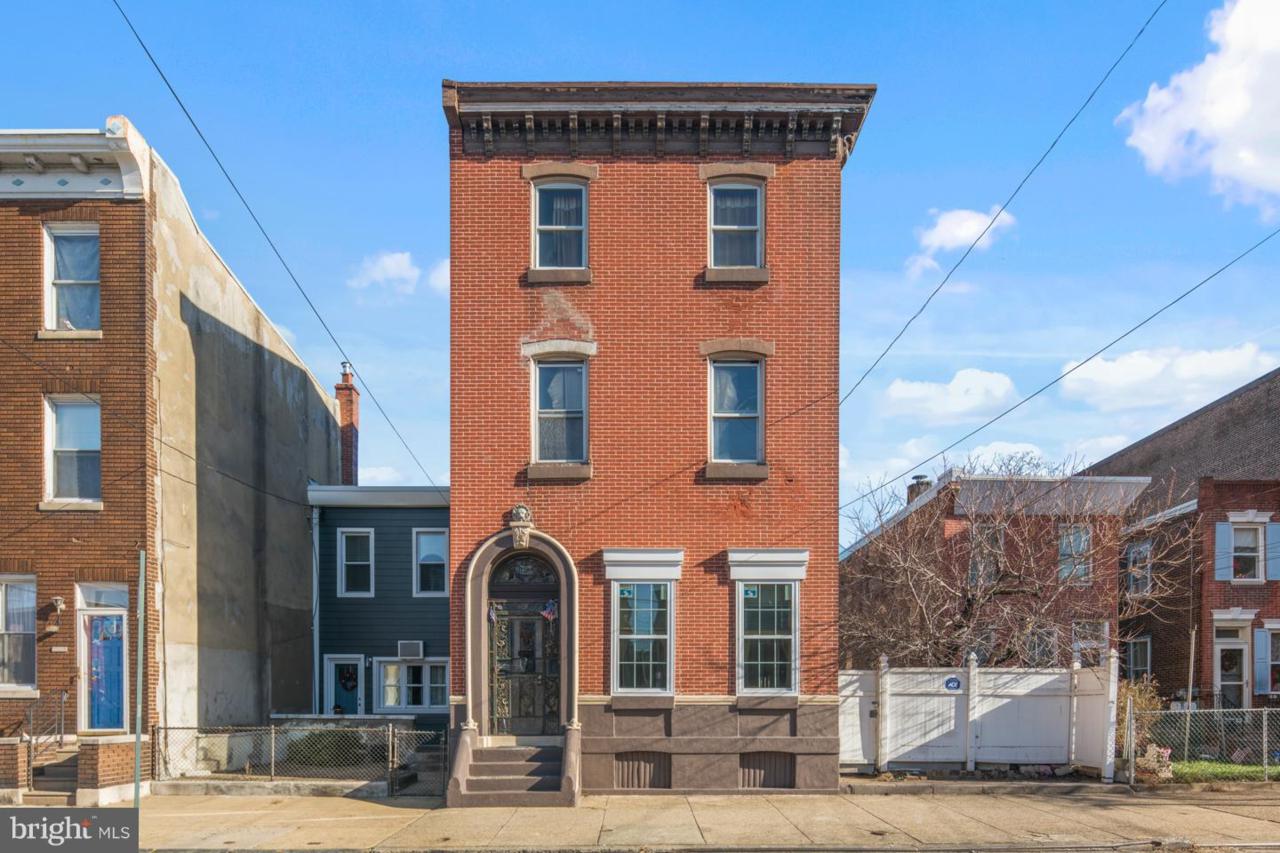2209-2211 Cumberland Street - Photo 1