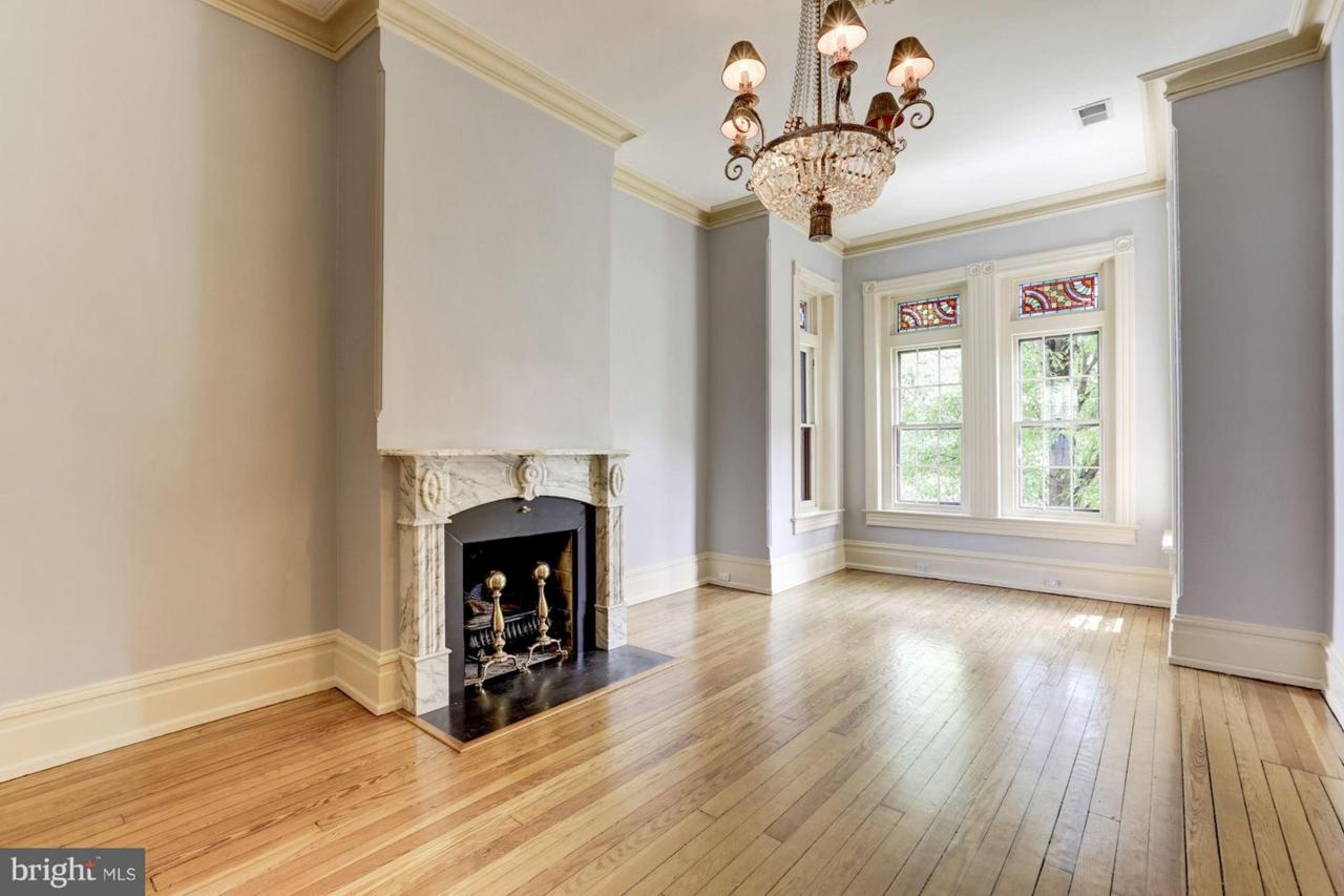 218 Maryland Avenue - Photo 1