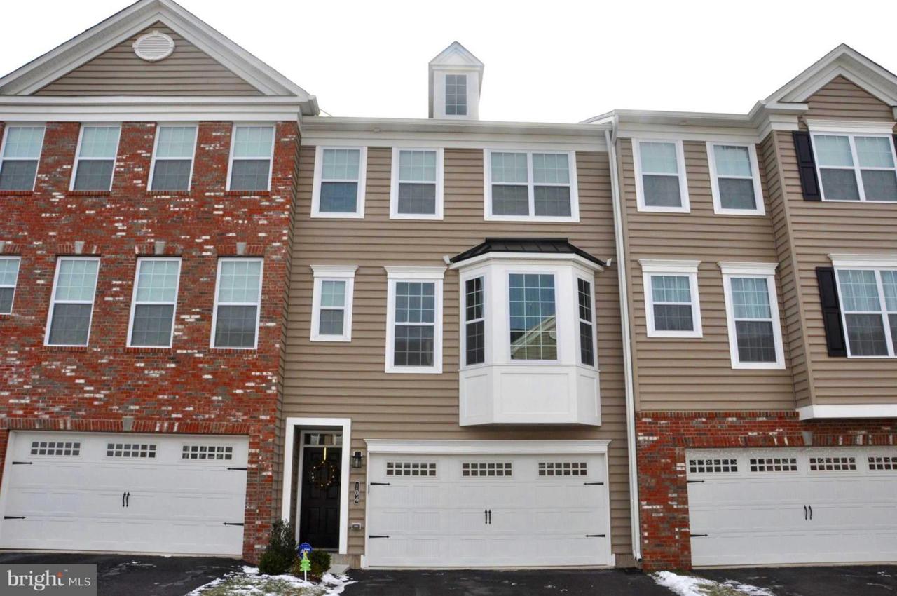 104 Arlington Lane - Photo 1