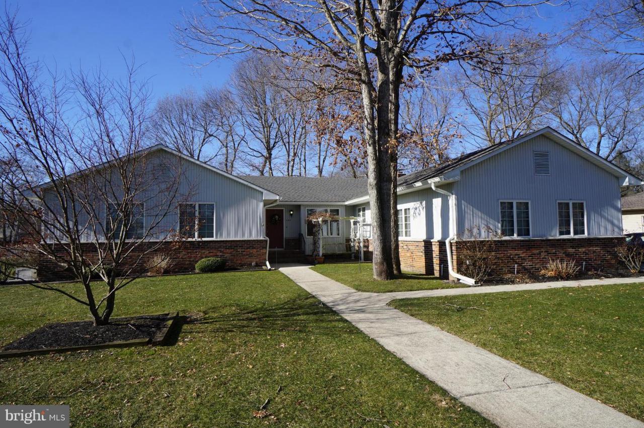 106 Hazel Boulevard - Photo 1