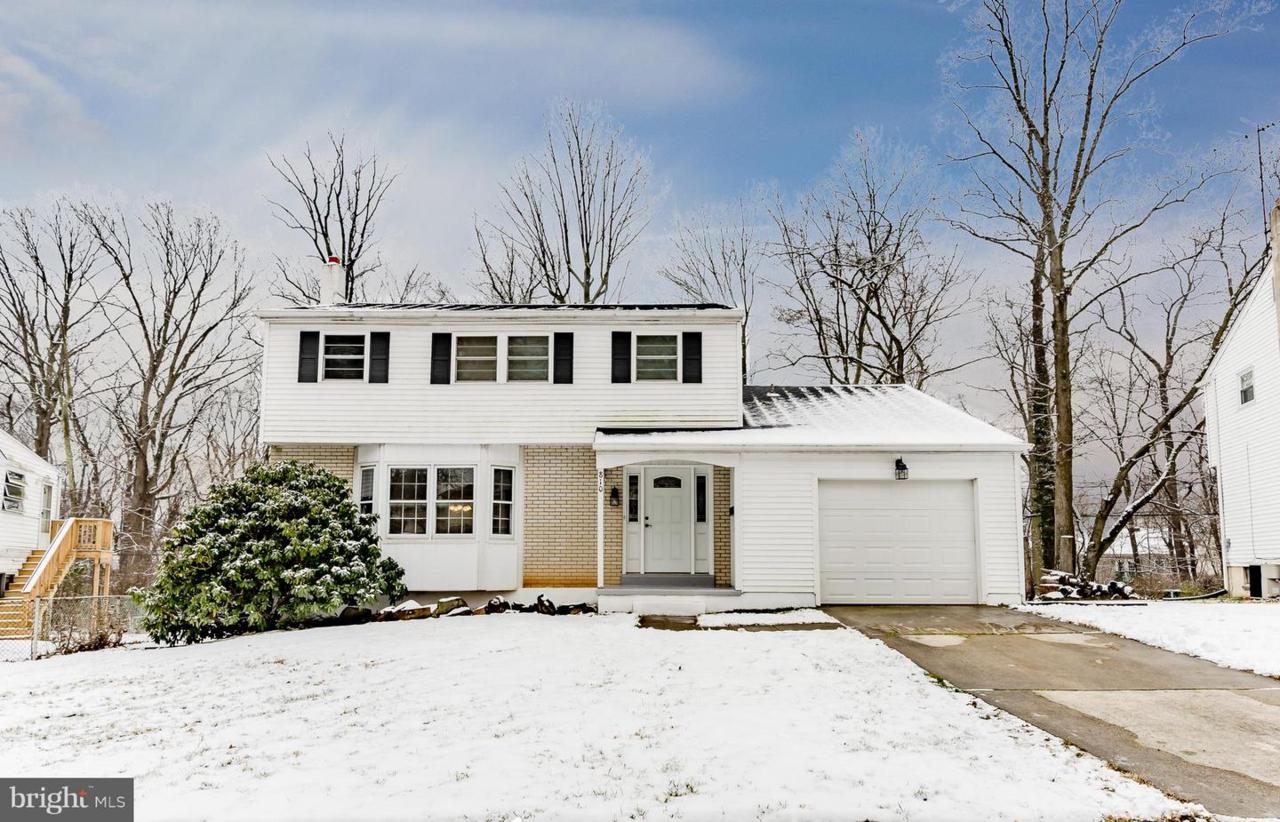 810 Parkside Boulevard - Photo 1