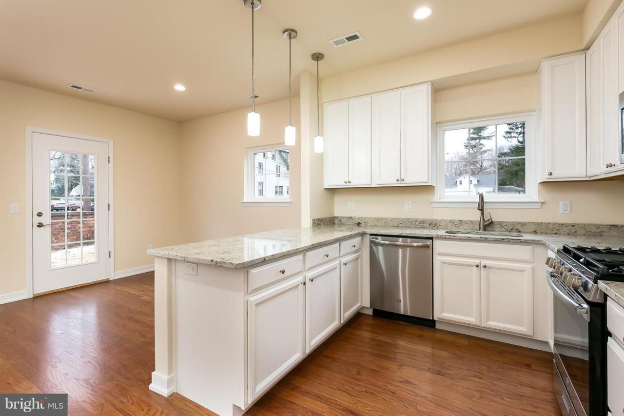 513 Delaware Avenue - Photo 1