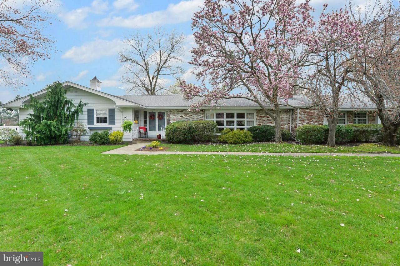 705 Kings Highway - Photo 1