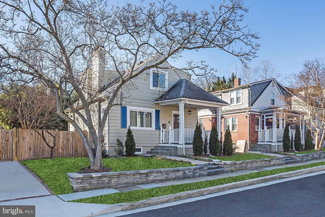 1112 19TH Street - Photo 1