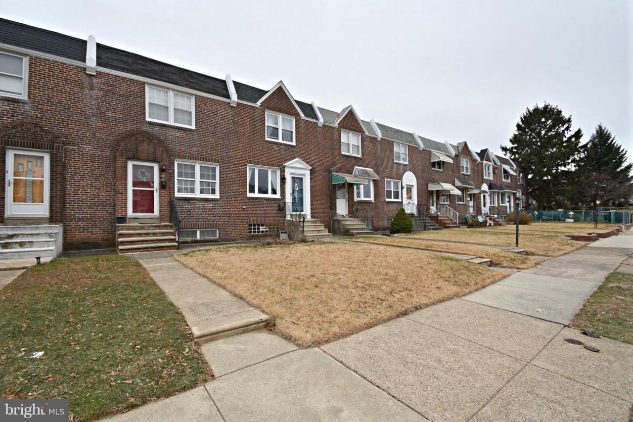 2916 Fanshawe Street - Photo 1