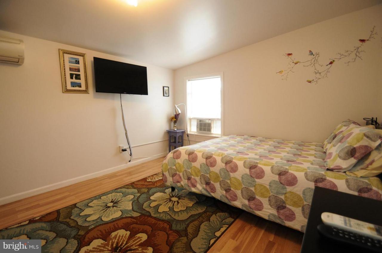 1022 Pine Street - Photo 1