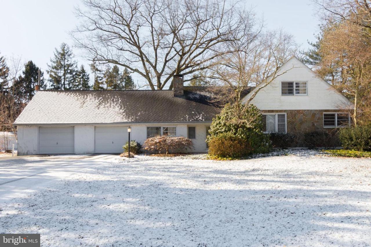 425 Greenwood Road - Photo 1