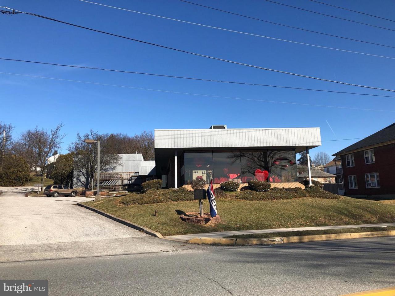 715 Carlisle Avenue - Photo 1