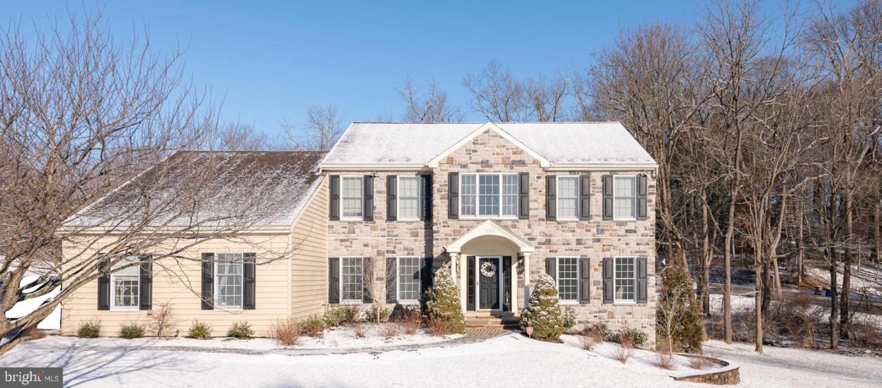 401 Longview Drive - Photo 1