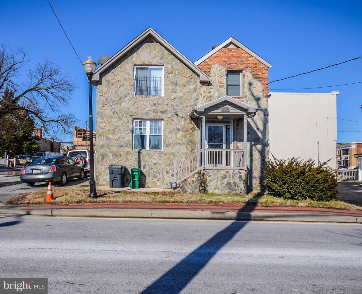 105 2ND Street - Photo 1
