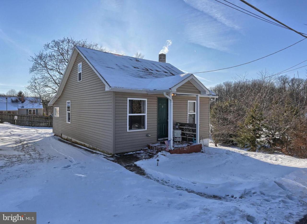 8 Dewey Avenue - Photo 1