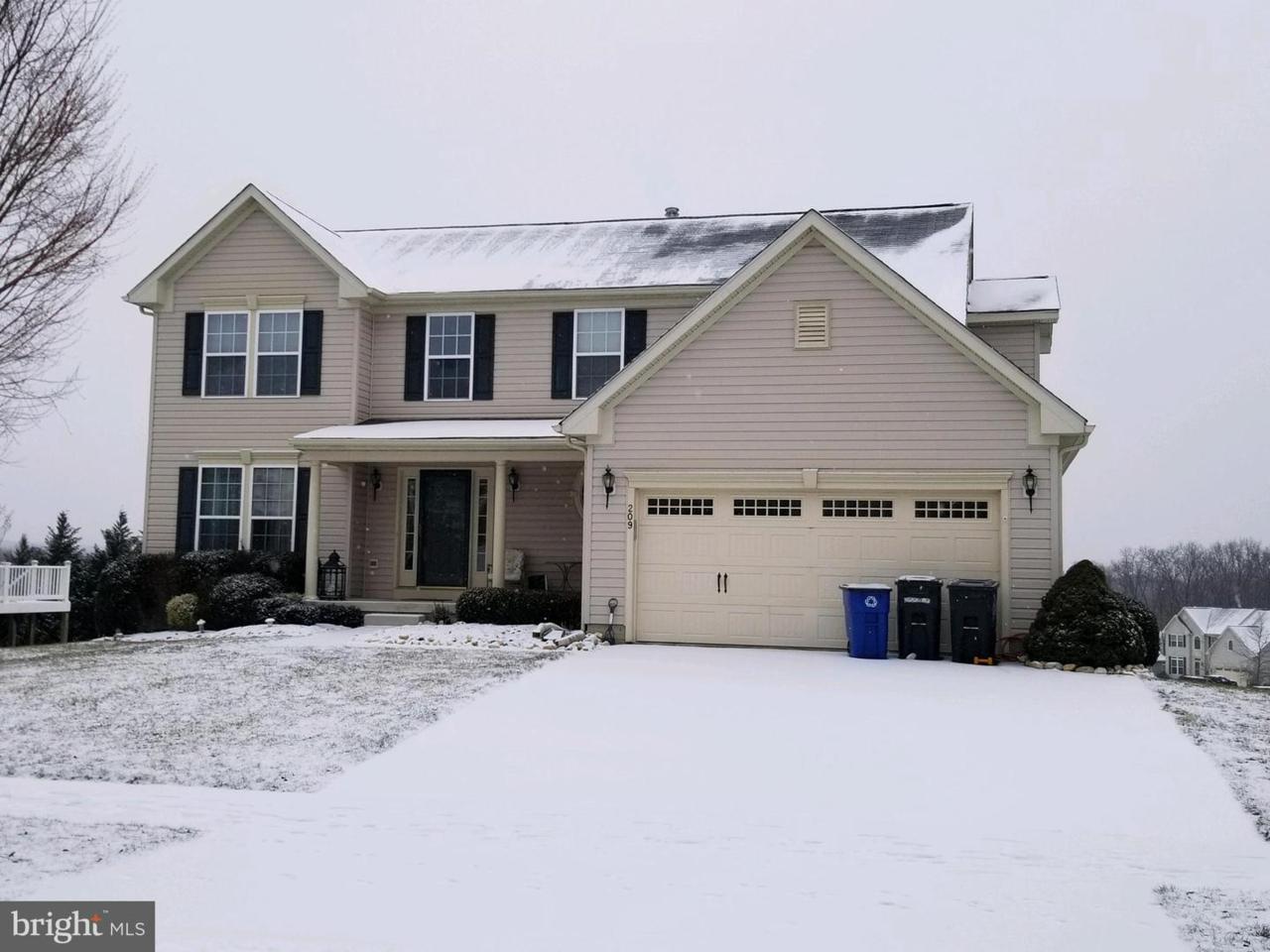 209 Magnolia Drive - Photo 1