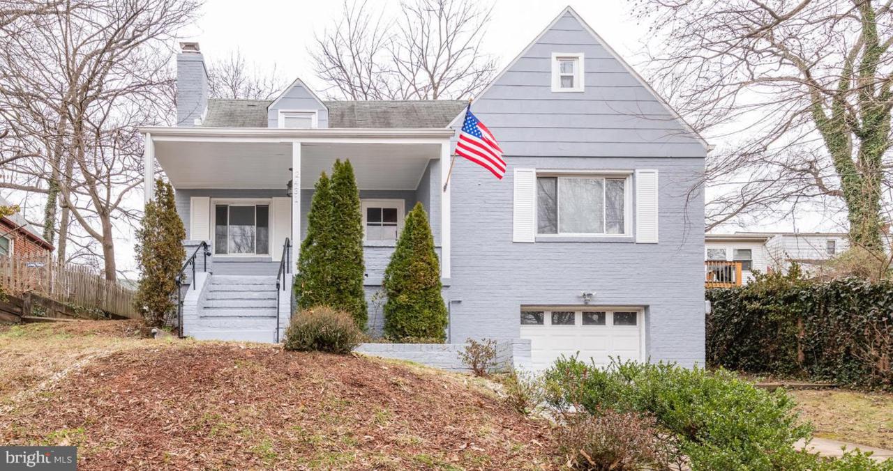 2431 Lake Avenue - Photo 1