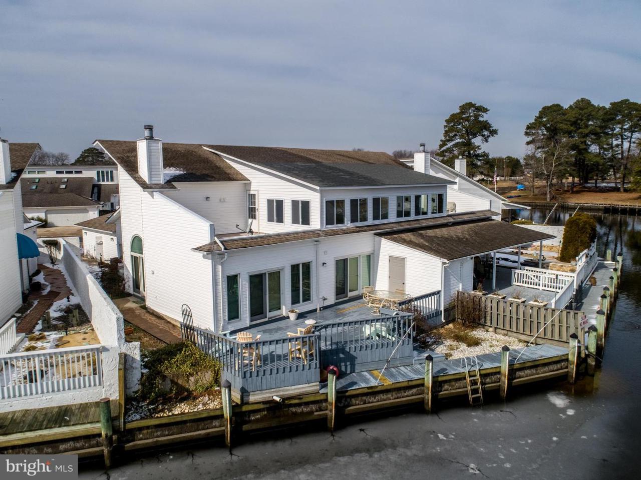 19 Hunters Point - Photo 1