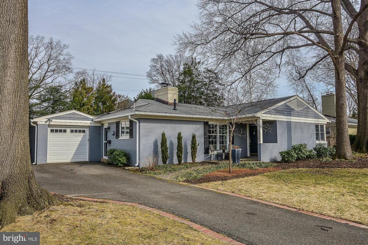 2212 Fordham Drive - Photo 1