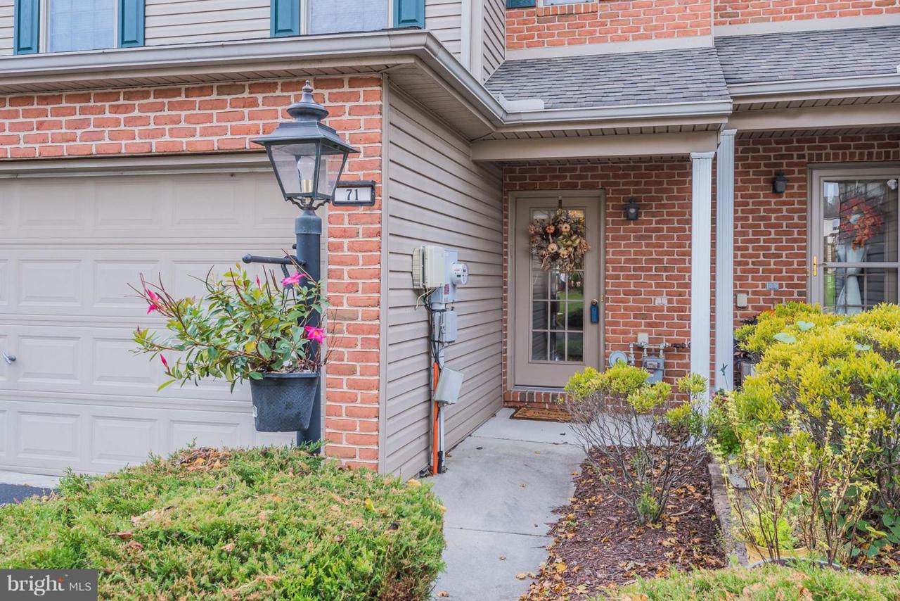 71 Lee Ann Court - Photo 1